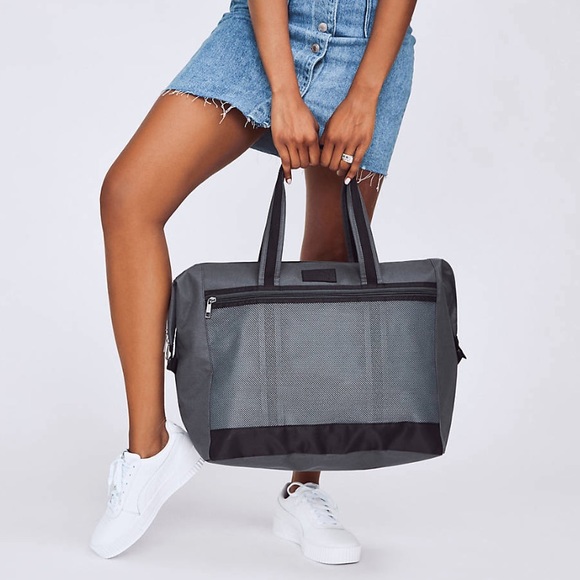 Puma Duffle - Picture 4 of 6